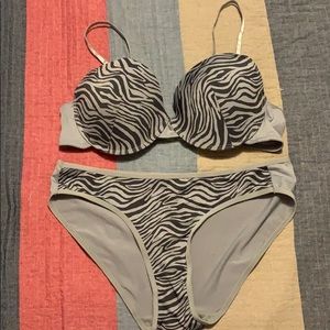 BRAND NEW Joe Boxer Intimates Set